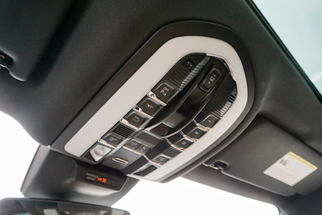 Editorial 2022 porsche macan 21 di