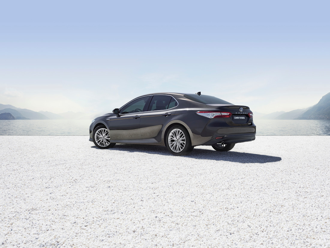 2019 Toyota Camry_05.JPG