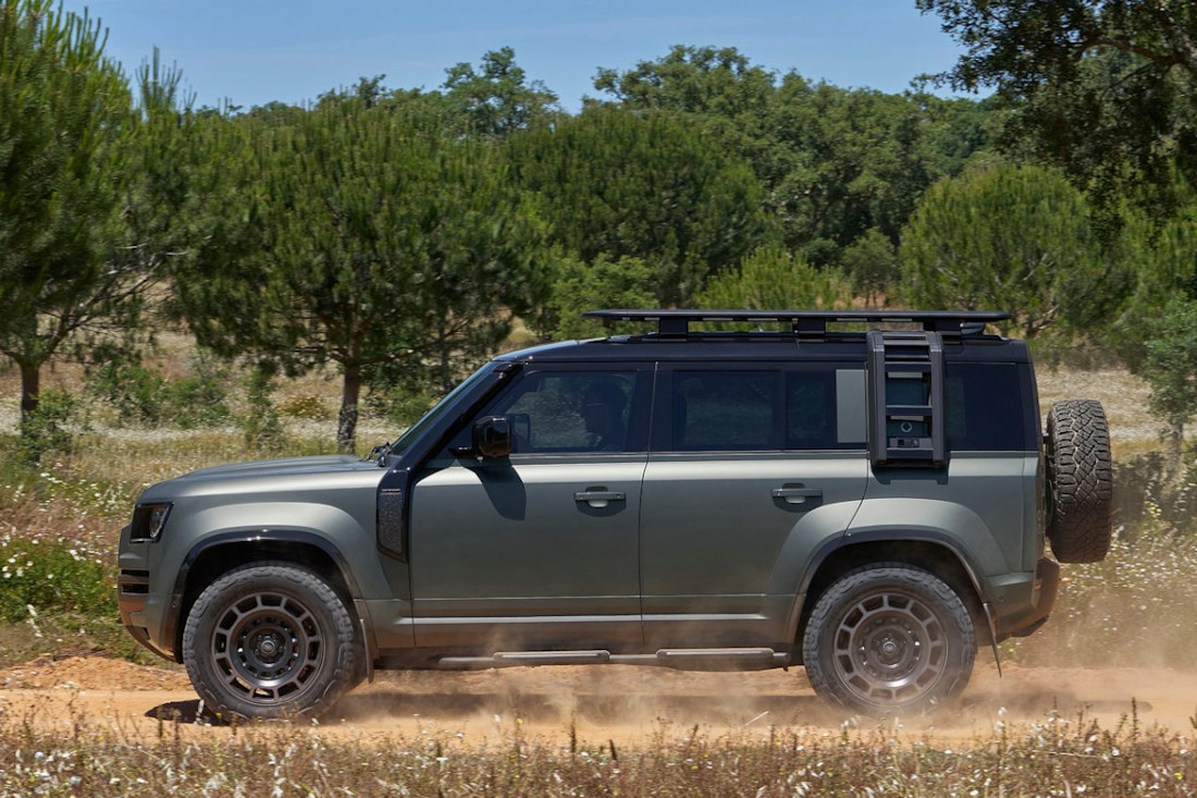 Land_Rover-Defender_Octa-2025 (6).jpg