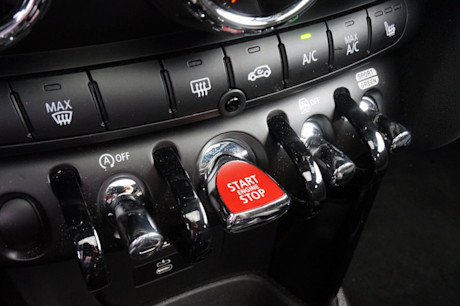Editorial 2023 mini cooper 3 door jcw 32 jl