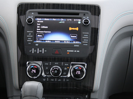 Editorial 2013 chevrolet traverse 2lt awd   md 012 3938