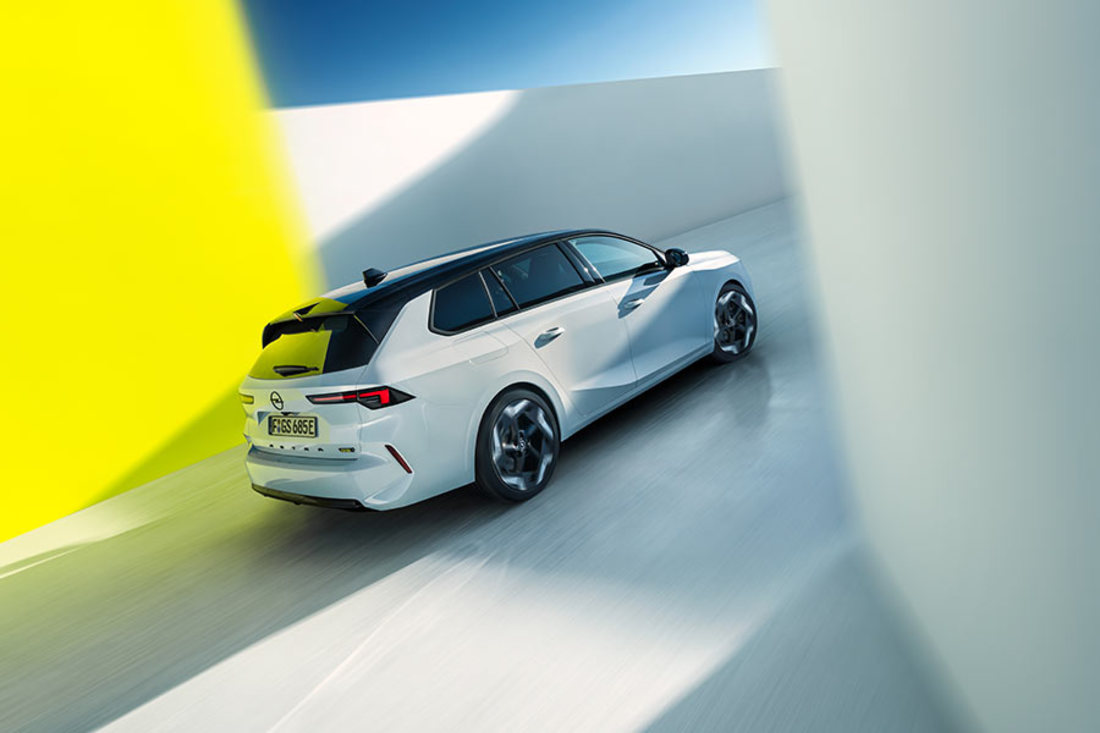 Opel-Astra-GSe-phev-225-autocasion (6).jpg