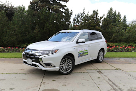 Editorial 2019 mitsubishi outlander phev gt 4wd 02 ts