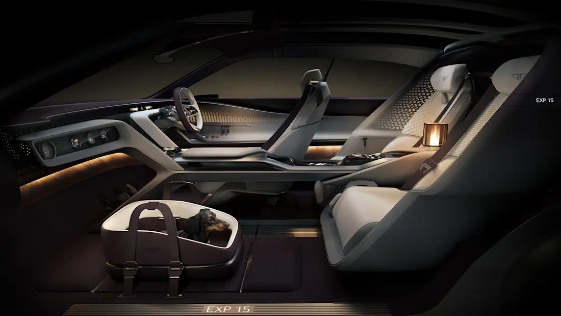 24 - EXP 15 Interior
