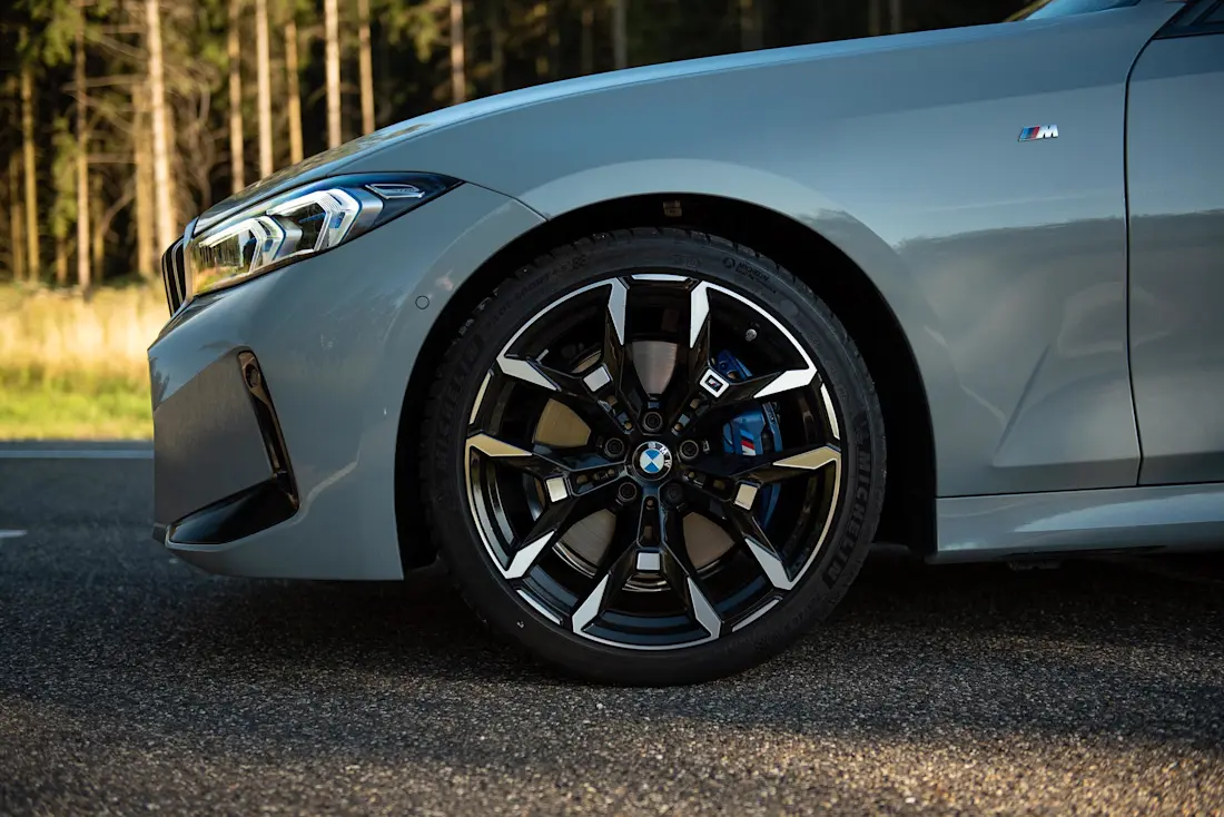 bmw-318i-2025-bremse bmw-318i-2025-bremse