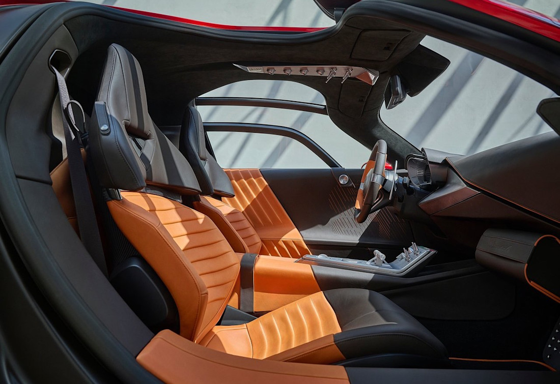 Alfa Romeo 33 Stradale interior 