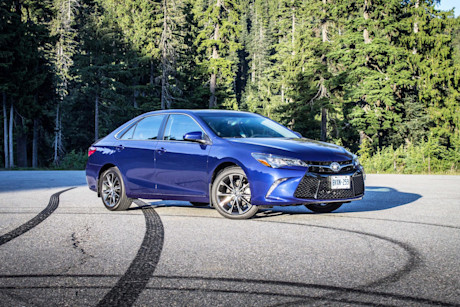 Editorial 2015 toyota camry xse v6 bm 02