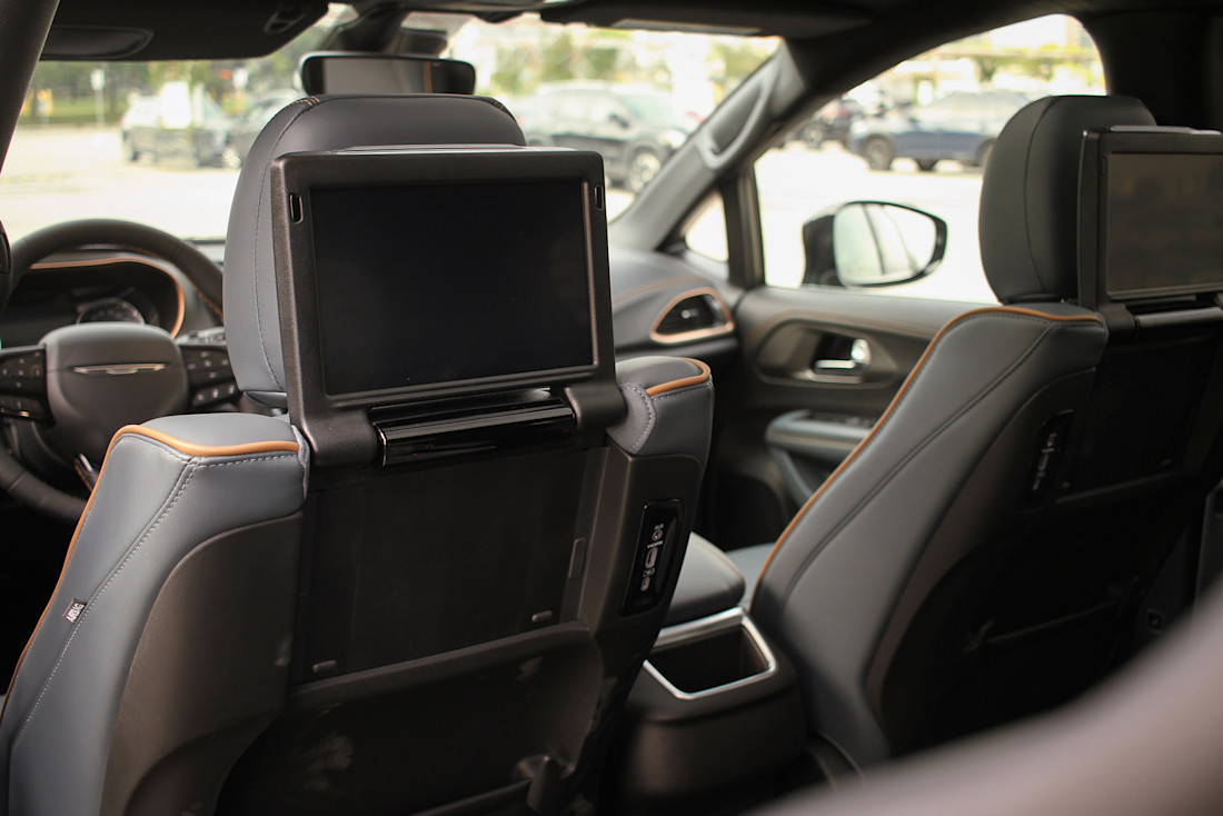 2027 Chrysler PAcifica - TD - CT - 261005 - 9.jpg