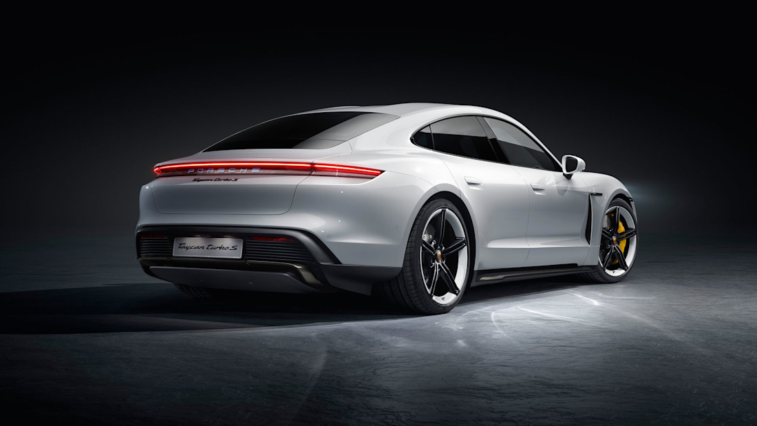 high_taycan_turbo_s_2019_porsche_ag(4).jpg