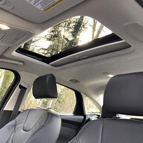 Editorial 2017 ford focus titanium sedan 33 gw