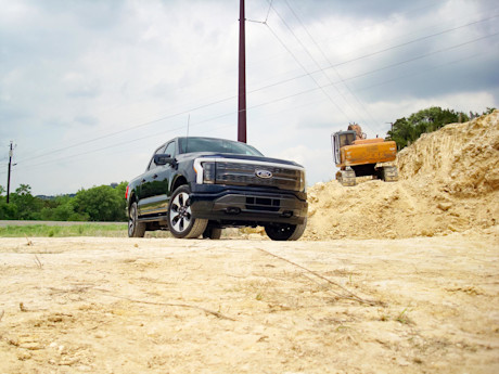 Editorial 2022 ford f 150 lightning 09 bc fr