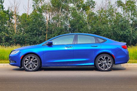 Editorial 2015 chrysler 200 s ts 03 2672