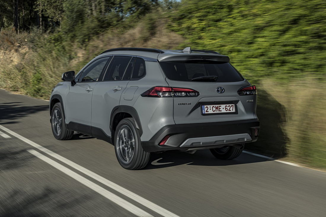 toyota-corolla-cross-hybrid-2022-7.jpg