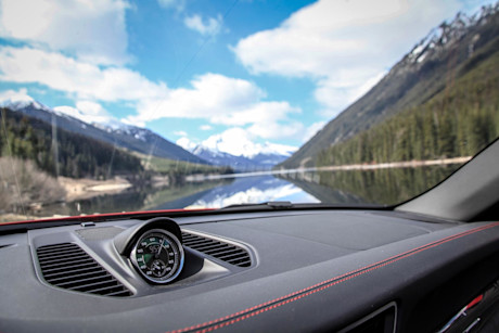 Editorial 2015 porsche 911 carrera4 cabriolet gts bm 25