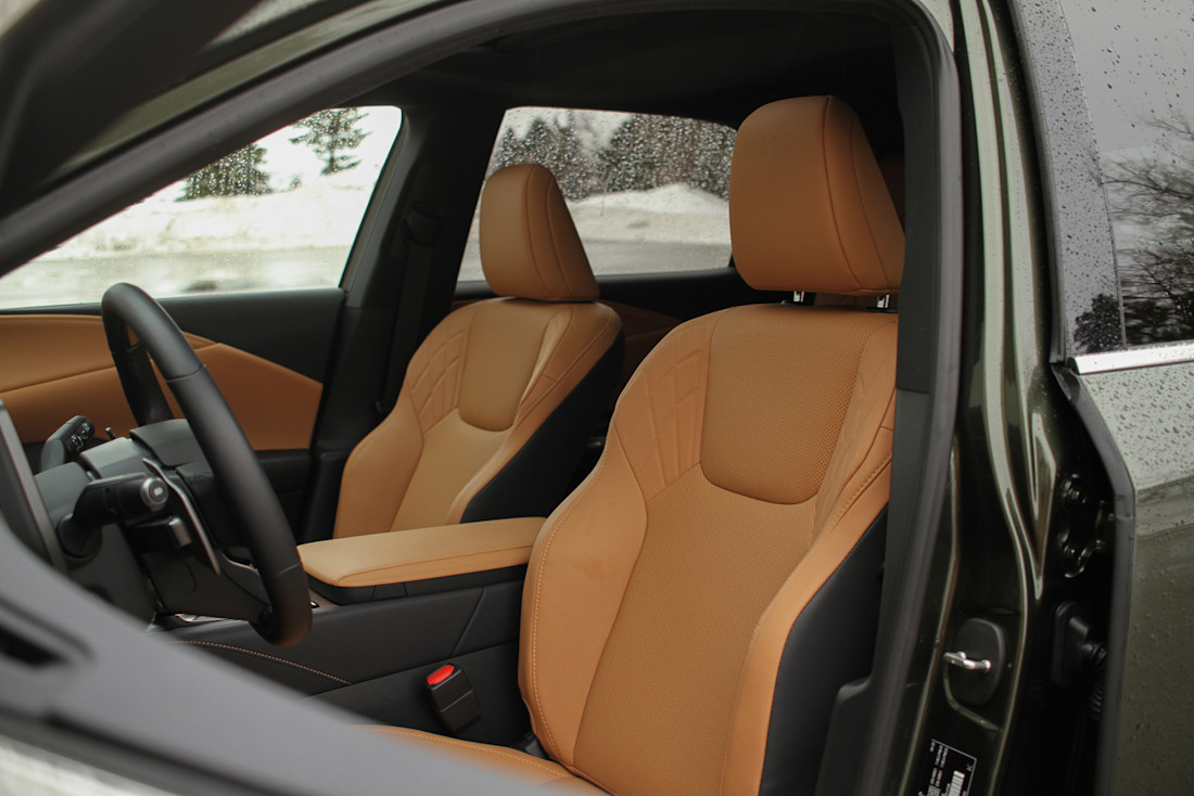 2026 Lexus RX 450h+ - TD - CT - 260302 - 25.jpg