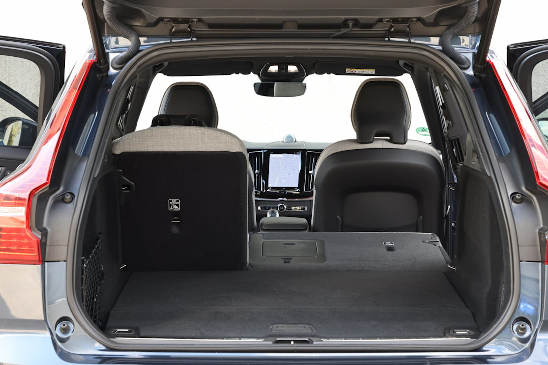 mazda-cx-60-volvo-xc60-2022-11.jpg