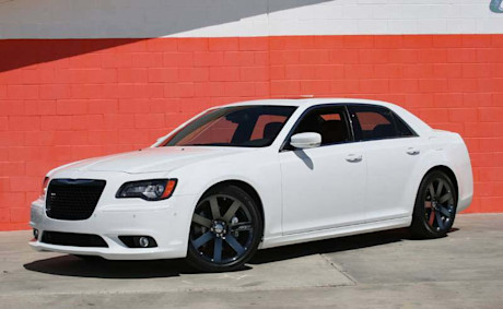 Editorial 01 pb 2012 chrysler 300 srt8