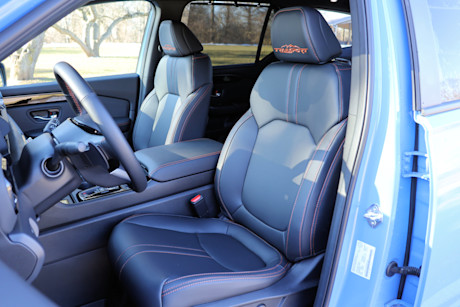 Editorial 2024 honda pilot review interior front seats 2