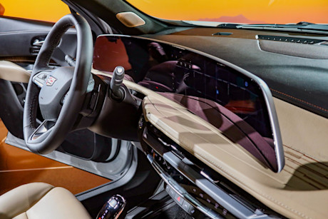 Editorial 2024 cadillac xt4 premium luxury p 230630 12 jm