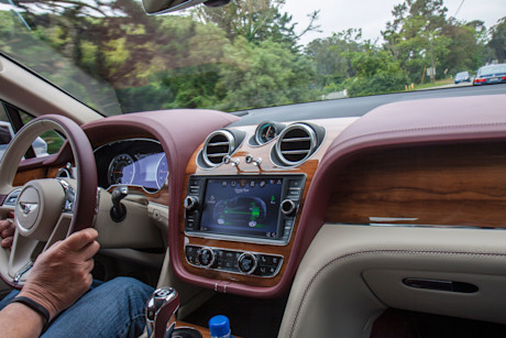 Editorial bentayga hybrid 11