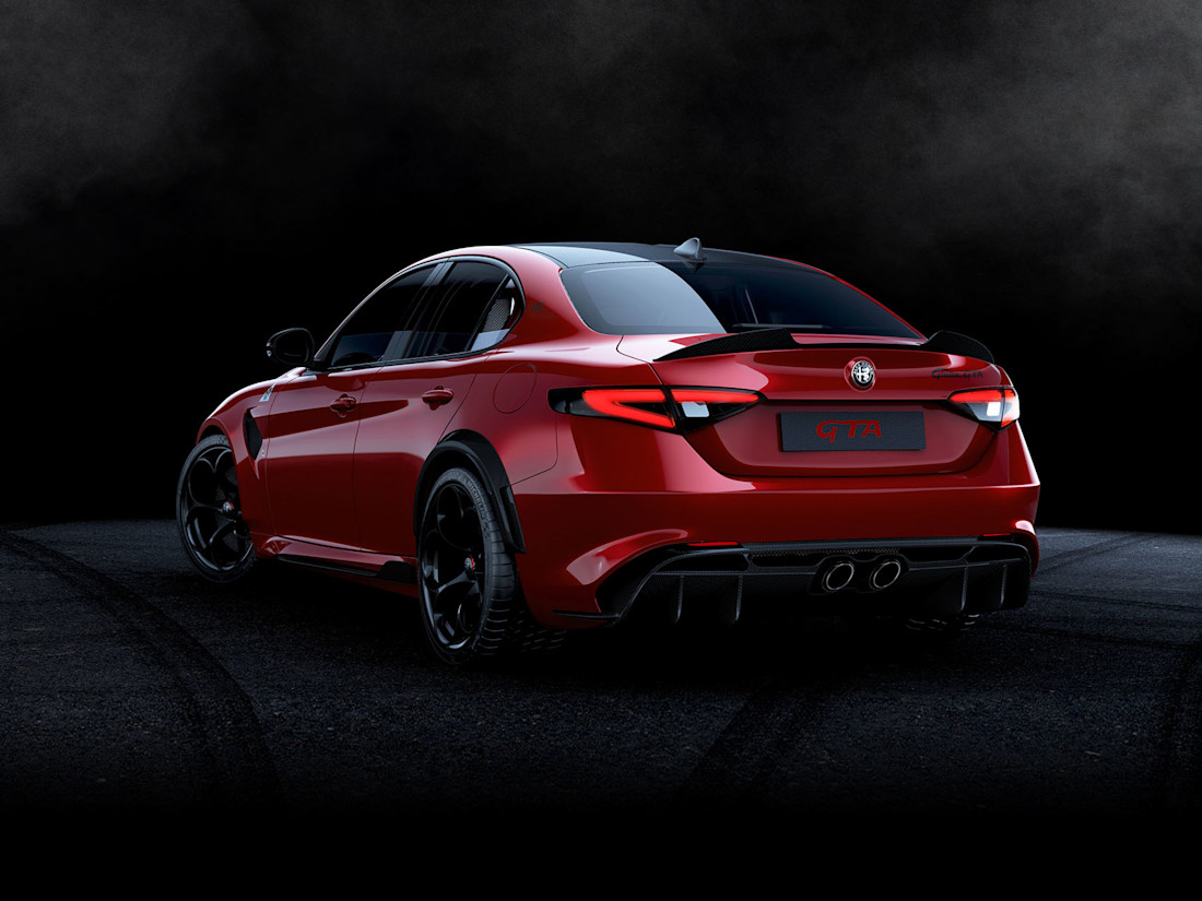 AR-Giulia-GTA-2.jpg