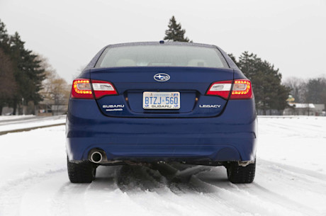 Editorial 2017 subaru legacy 25i touring 05 jw