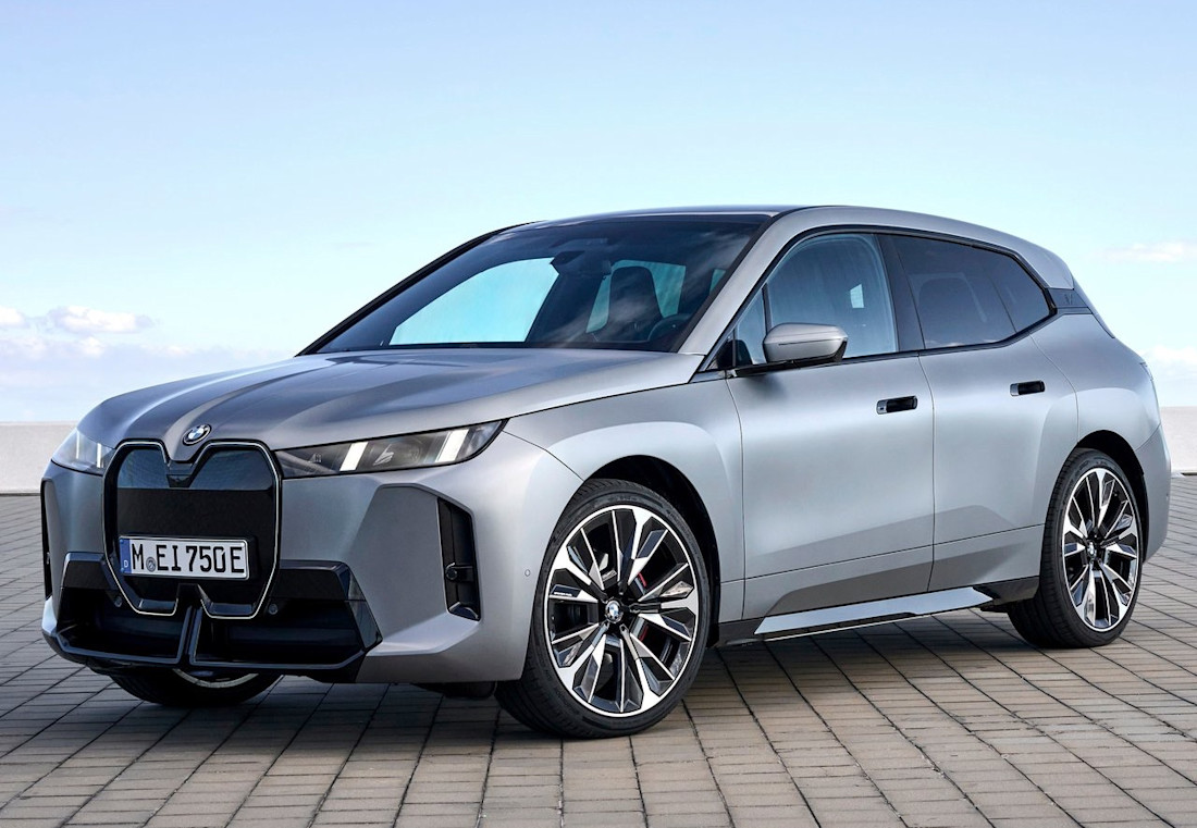 BMW-iX-2026 frontale Seitenansicht