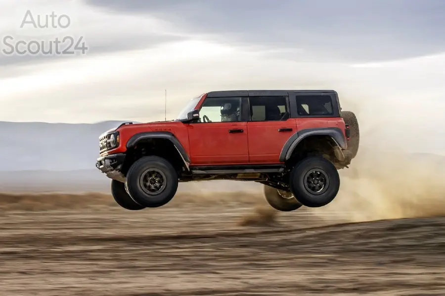 2022-Ford-Bronco-Raptor 16-Copy(1)