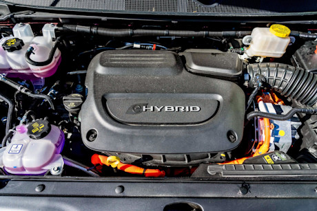 Editorial 2021 chrysler pacifica hybrid pinnacle 18 bm