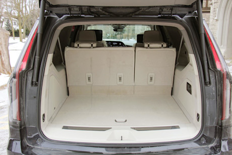 Editorial 2021 cadillac escalade esv premium luxury platinum 15 dw