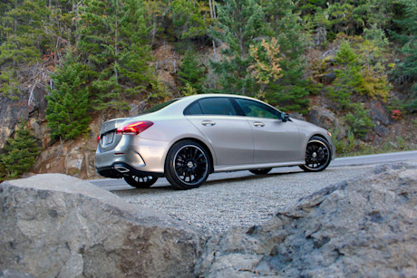 Editorial 2019 mercedes benz a 220 06 pb