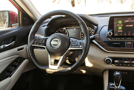 Nissan Altima 2020 contre Subaru Legacy 2020 : match comparatif Body Image