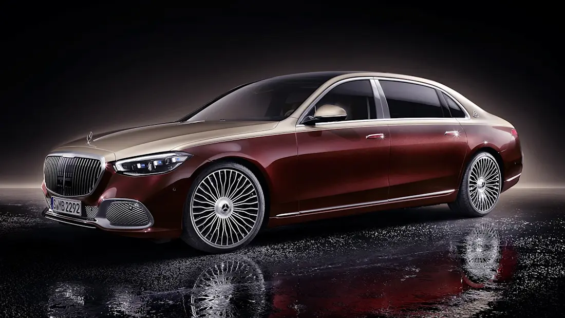 Die Mercedes-Benz Notbremsassistenten sind mit unterschiedlichen Varianten und Kombinationen erhältlich.  Die Mercedes-Benz Notbremsassistenten sind mit unterschiedlichen Varianten und Kombinationen erhältlich.