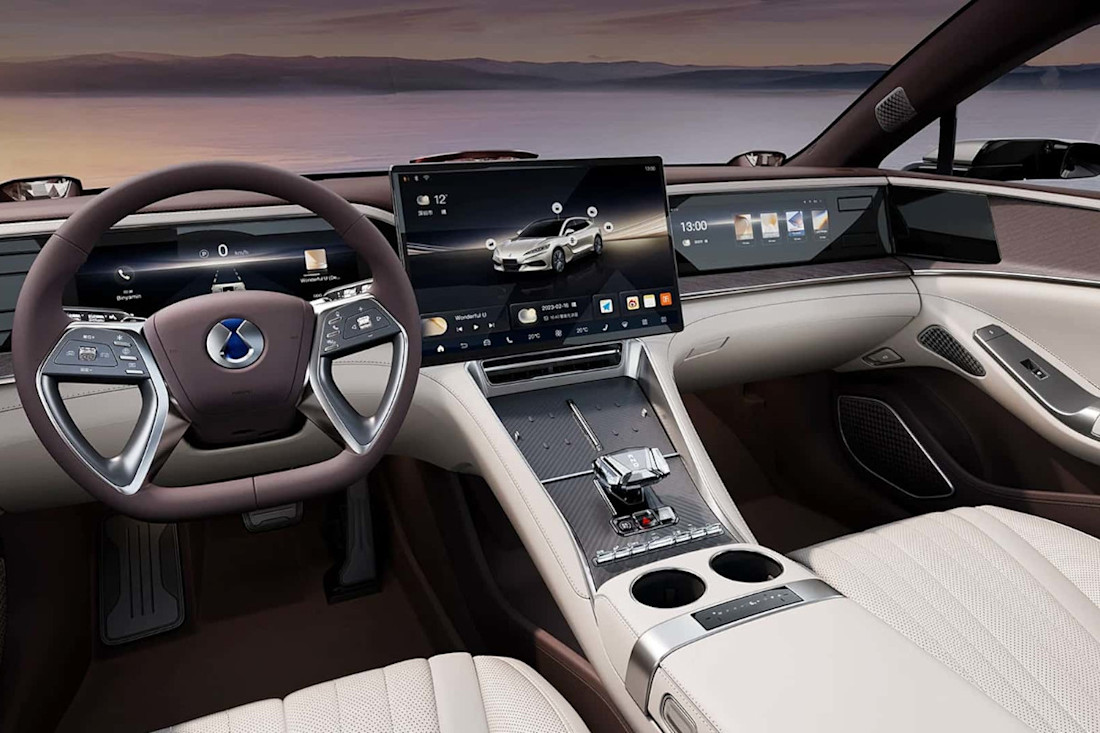 denza-z9-gt-interior (6).jpg