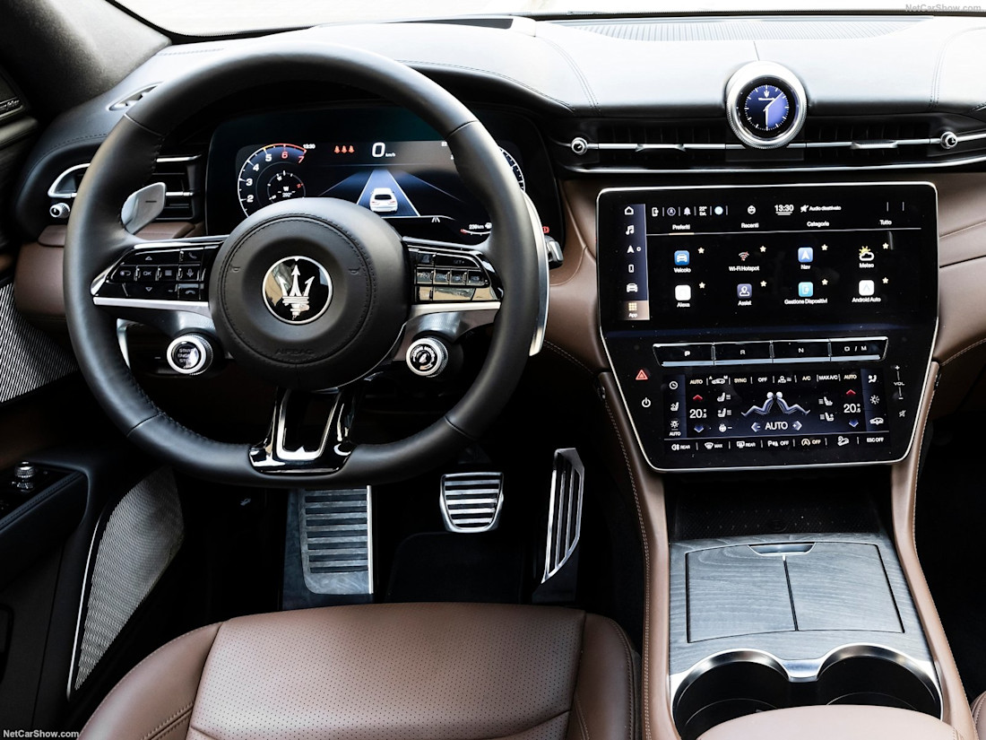 Maserati-Grecale-cockpit