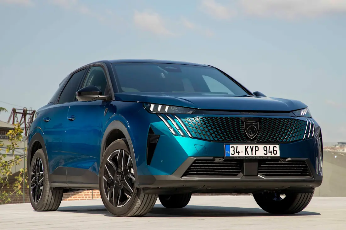 peugeot 3008 gt hybrid 17 peugeot 3008 gt hybrid 17