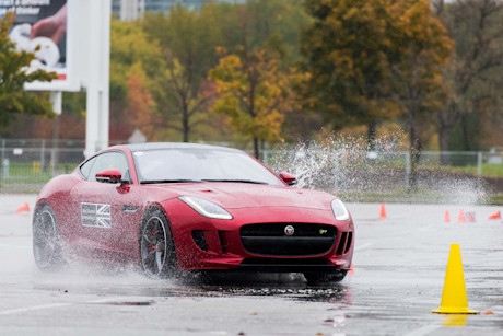 Editorial 02 jlr art of performance tour