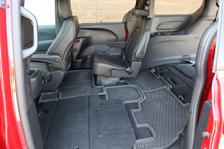 2025 Chrysler Grand Caravan Review Image