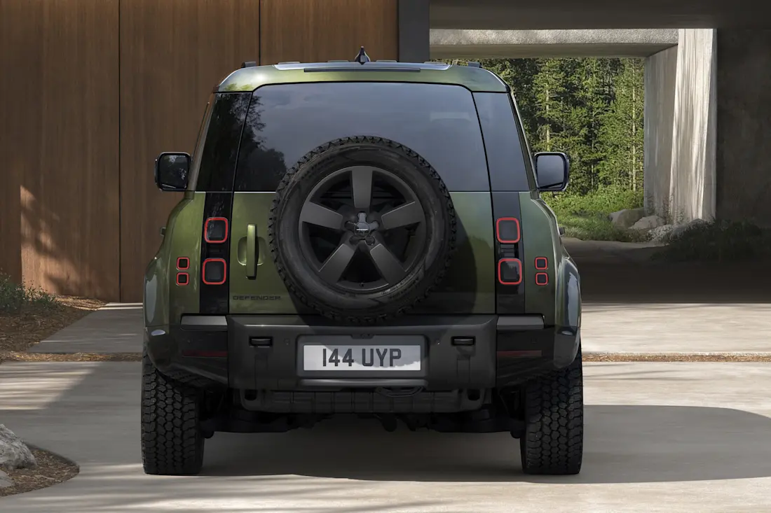 LR Defender MY2026 2