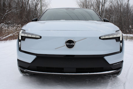 Volvo EX30 2025 vs Volvo EX40 2025 – Quel est le meilleur choix pour vous? Image