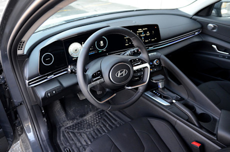 Hyundai Elantra 2024 : essai routier Image