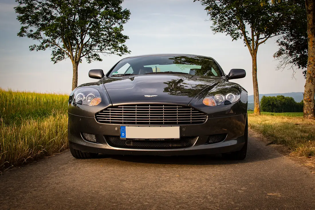 Aston-Martin-DB9-Front