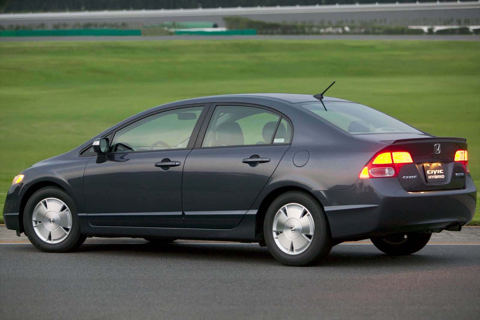 For the most part, the Civic Hybrid did its job. Fuel economy was even better than in the standard version, and for heavy urban use the car was practical. However, Honda struggled with battery issues and real-world fuel-economy figures that tended to turn buyers away from this more complicated machine. We liked our Civics simple.