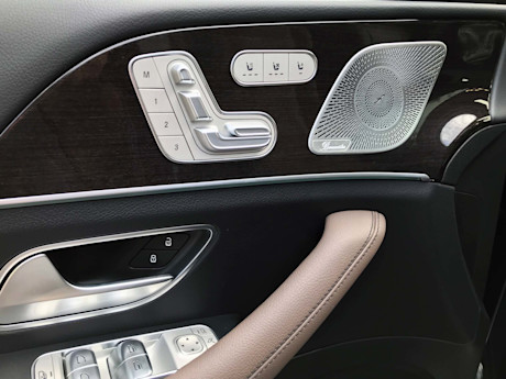 Editorial 2020 mercedes benz gls class 25 sb