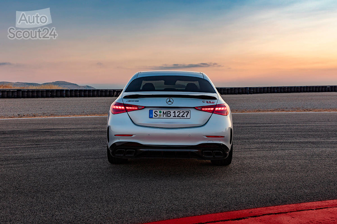Mercedes-AMG C63 S EPerformance 2022 (10).jpg