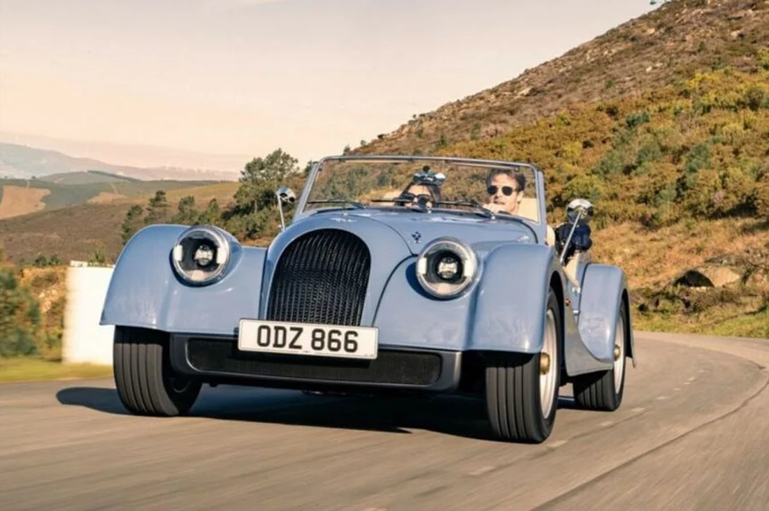 Morgan Plus 4 03.jpg