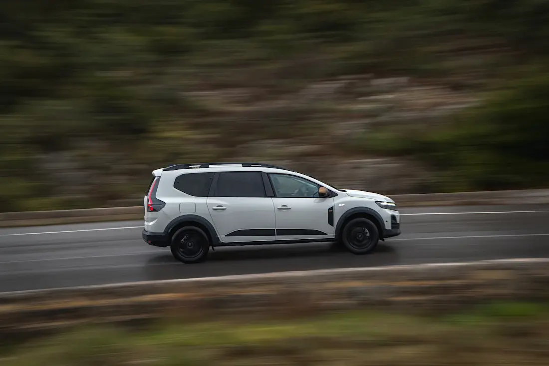 AS24 Dacia Jogger Hybrid 02