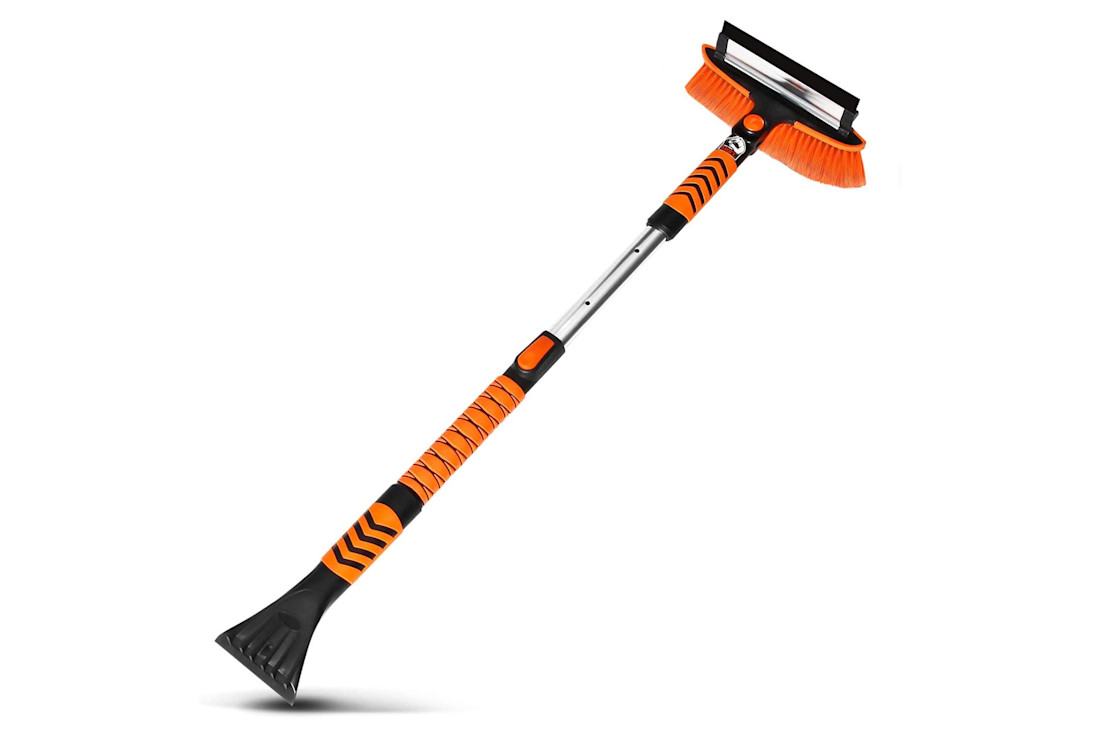Editorial 01 extendable snow brush matcc