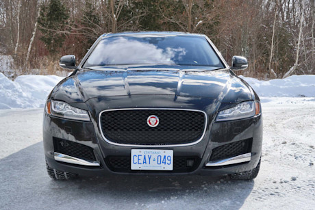 Editorial 2018 jaguar xf 25t awd prestige 02 jm