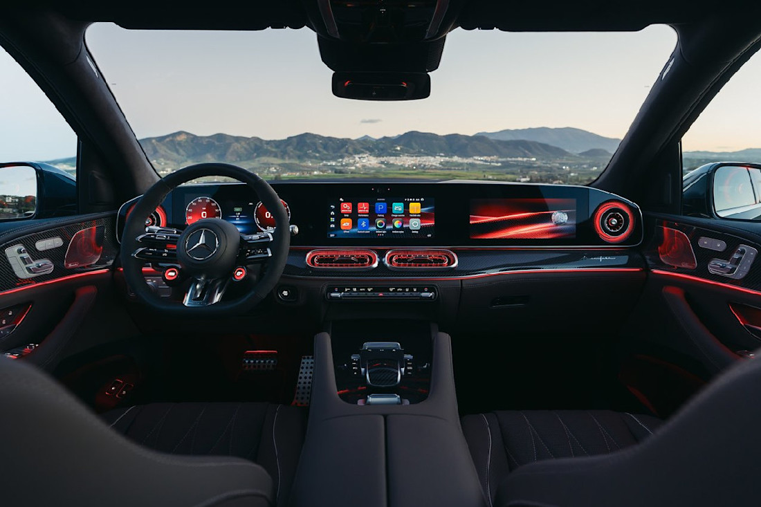 Mercedes-Benz-GLE53-AMG-Hybrid-2026-interior.jpg